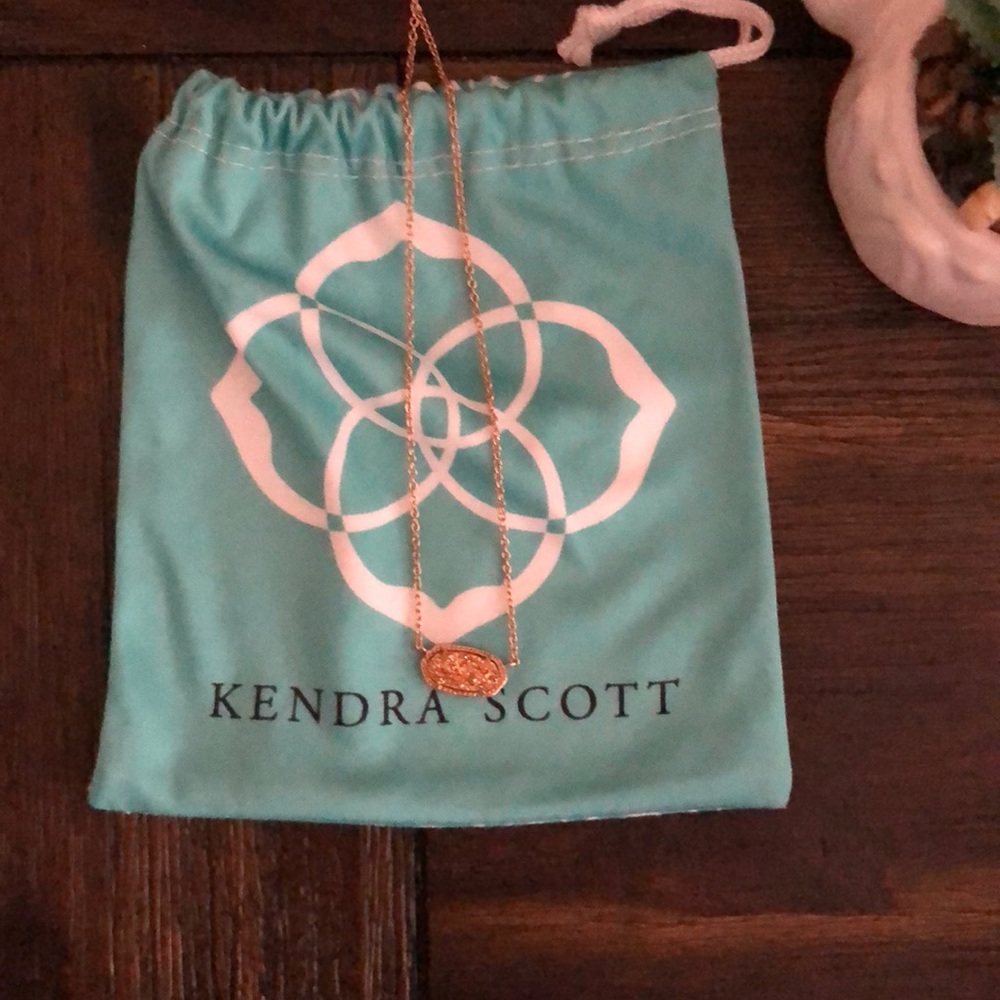 Kendra Scott necklace!